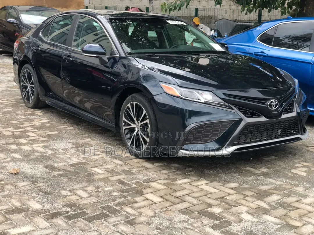 Toyota Camry SE (2.5L 4cyl 8A) 2019 Black