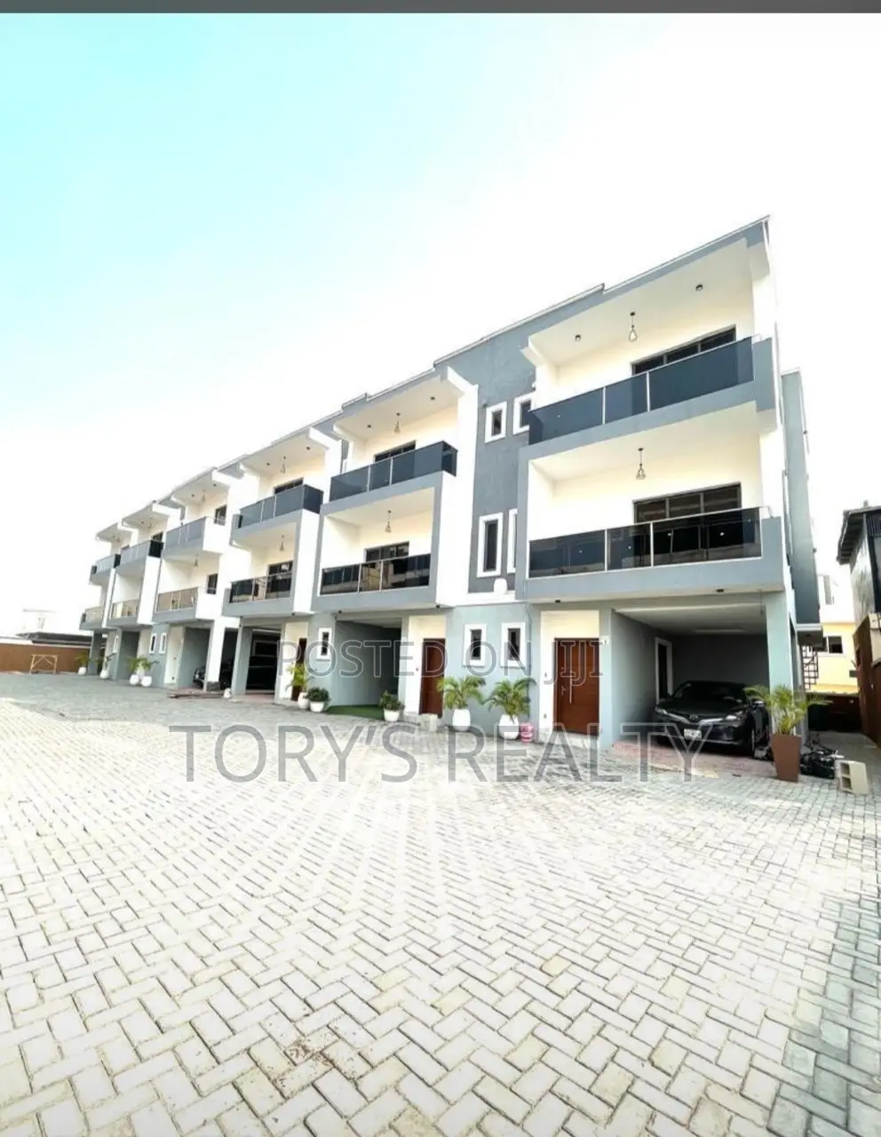 4bdrm Duplex in Lekki Phase 1 for rent