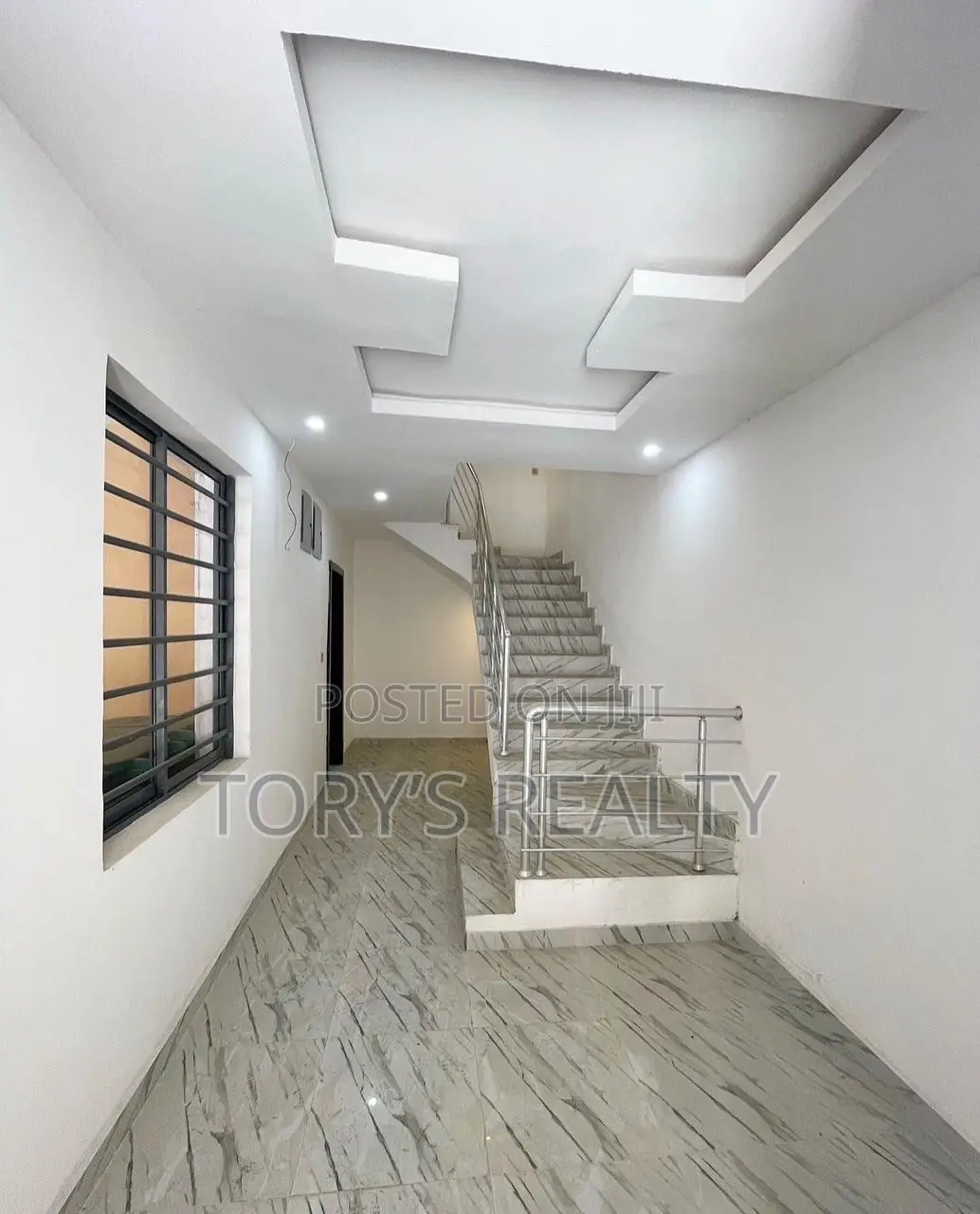 4bdrm Duplex in Lekki Phase 1 for rent