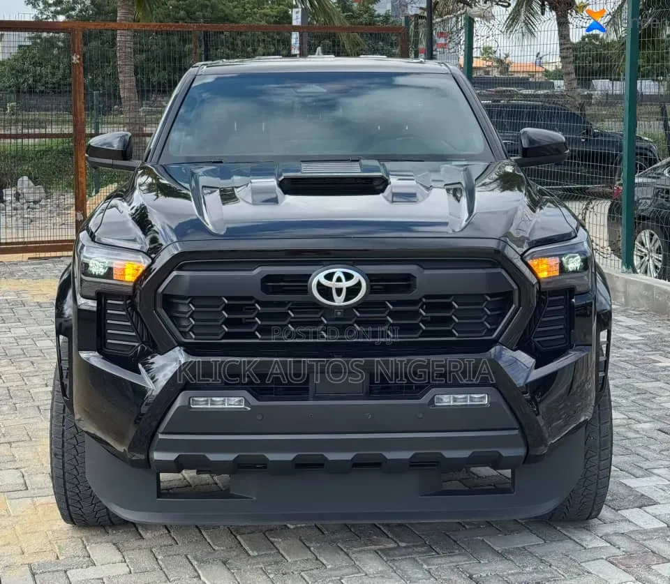 New Toyota Tacoma TRD Sport Double Cab 6.1 ft. SB 2025 Black