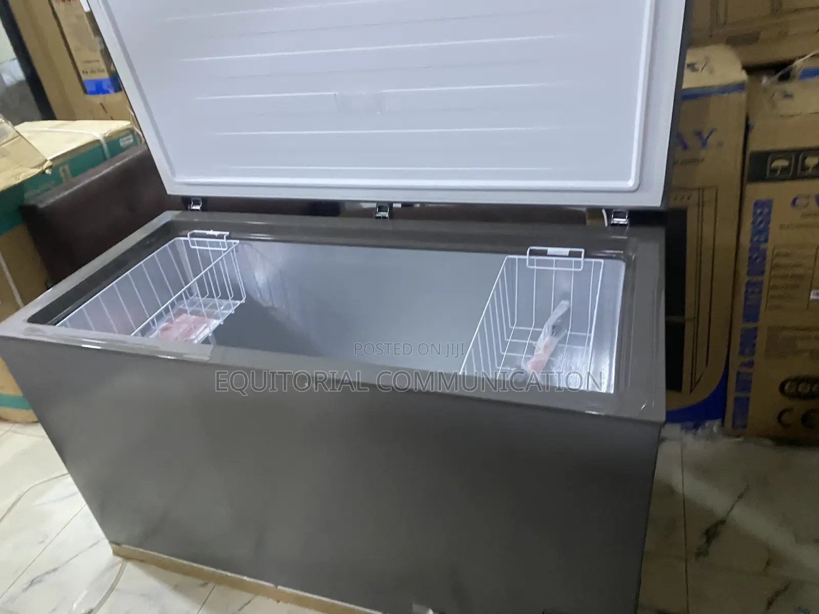Hisense FC-55DD 420L Chest Freezer for Frozen Meat Storage