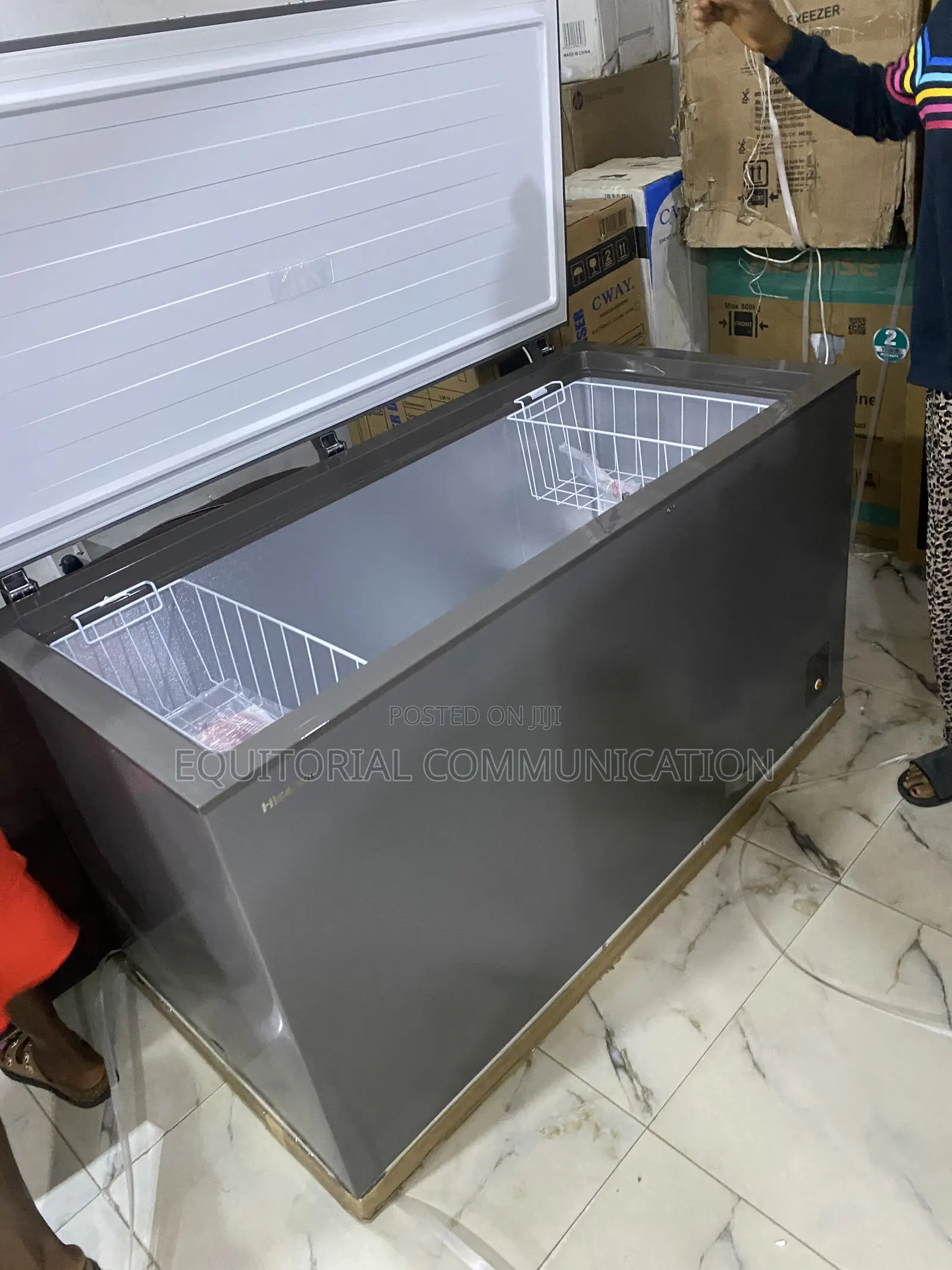 Hisense FC-55DD Chest Freezer With Generous 420L Capacity