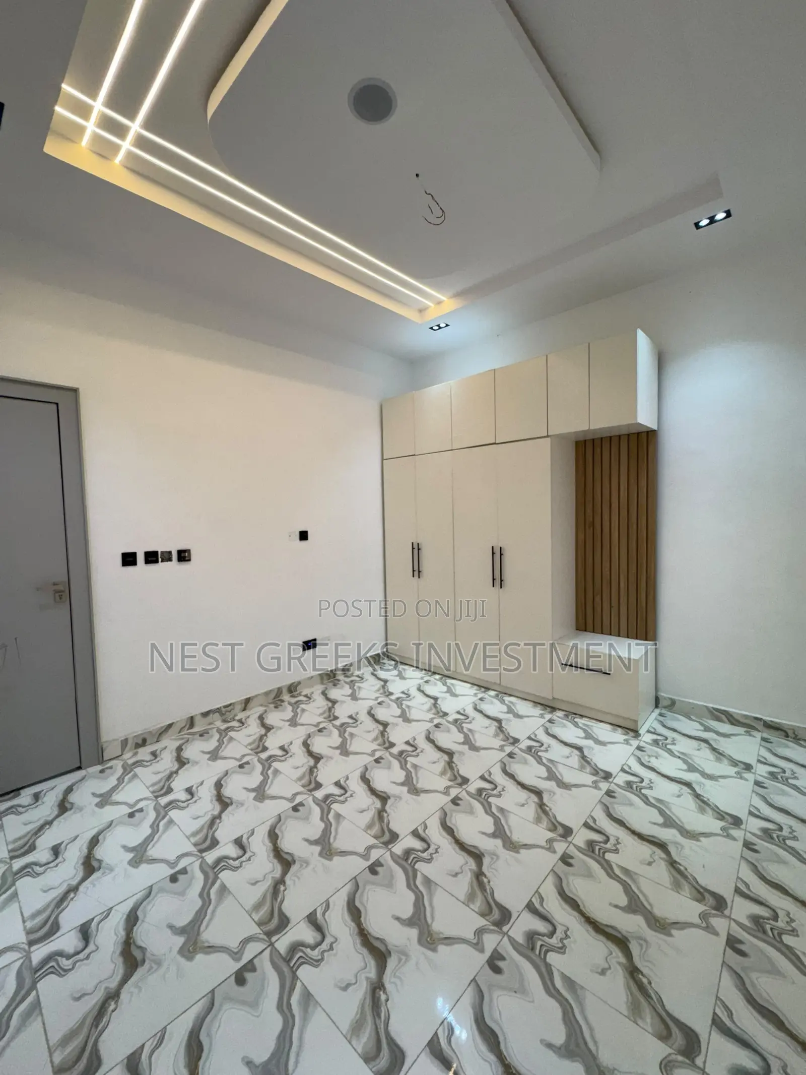 5bdrm Duplex in Adeniyi Jones for sale