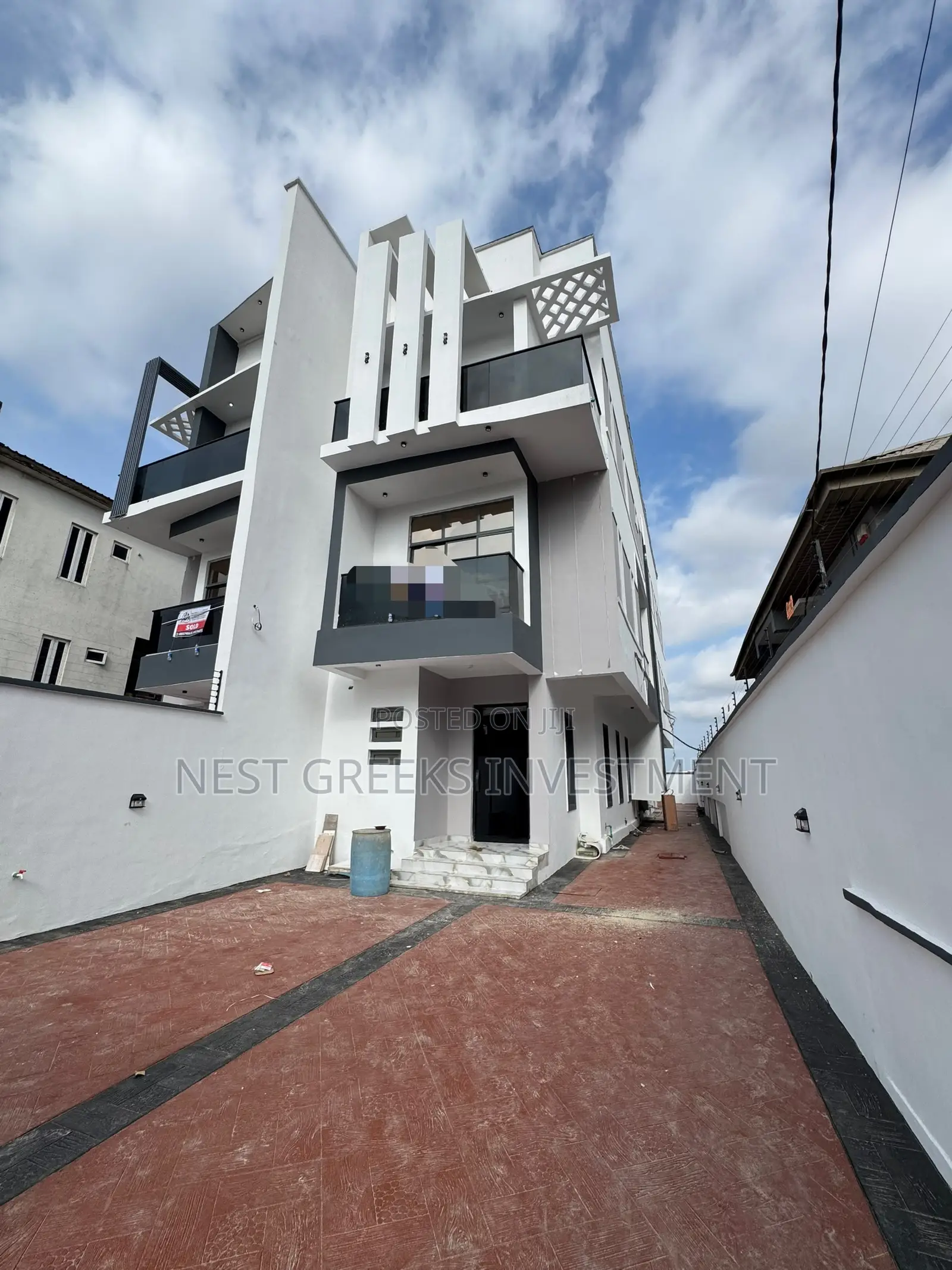 5bdrm Duplex in Adeniyi Jones for sale
