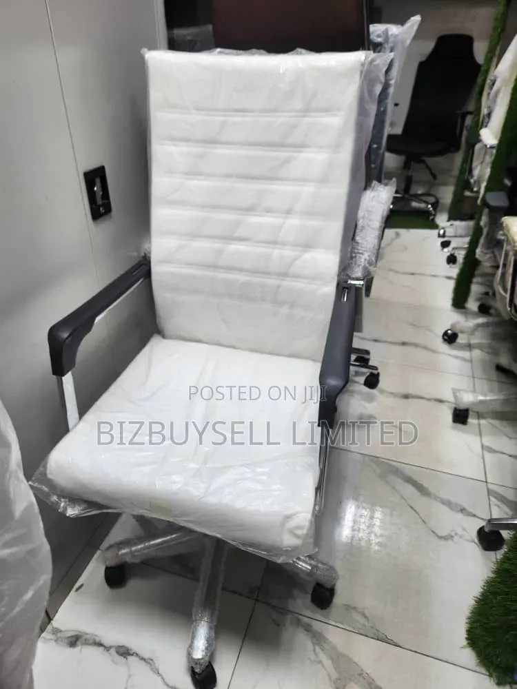 High Back Executive Office Swivel Chair With Reclining.