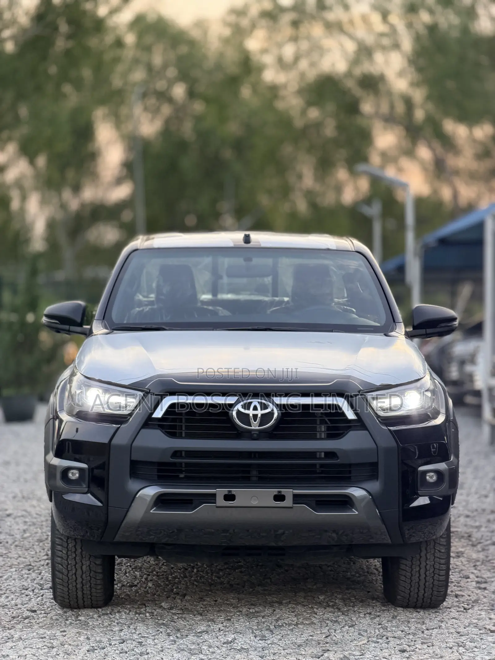 New Toyota Hilux SR5+ 2026 Black