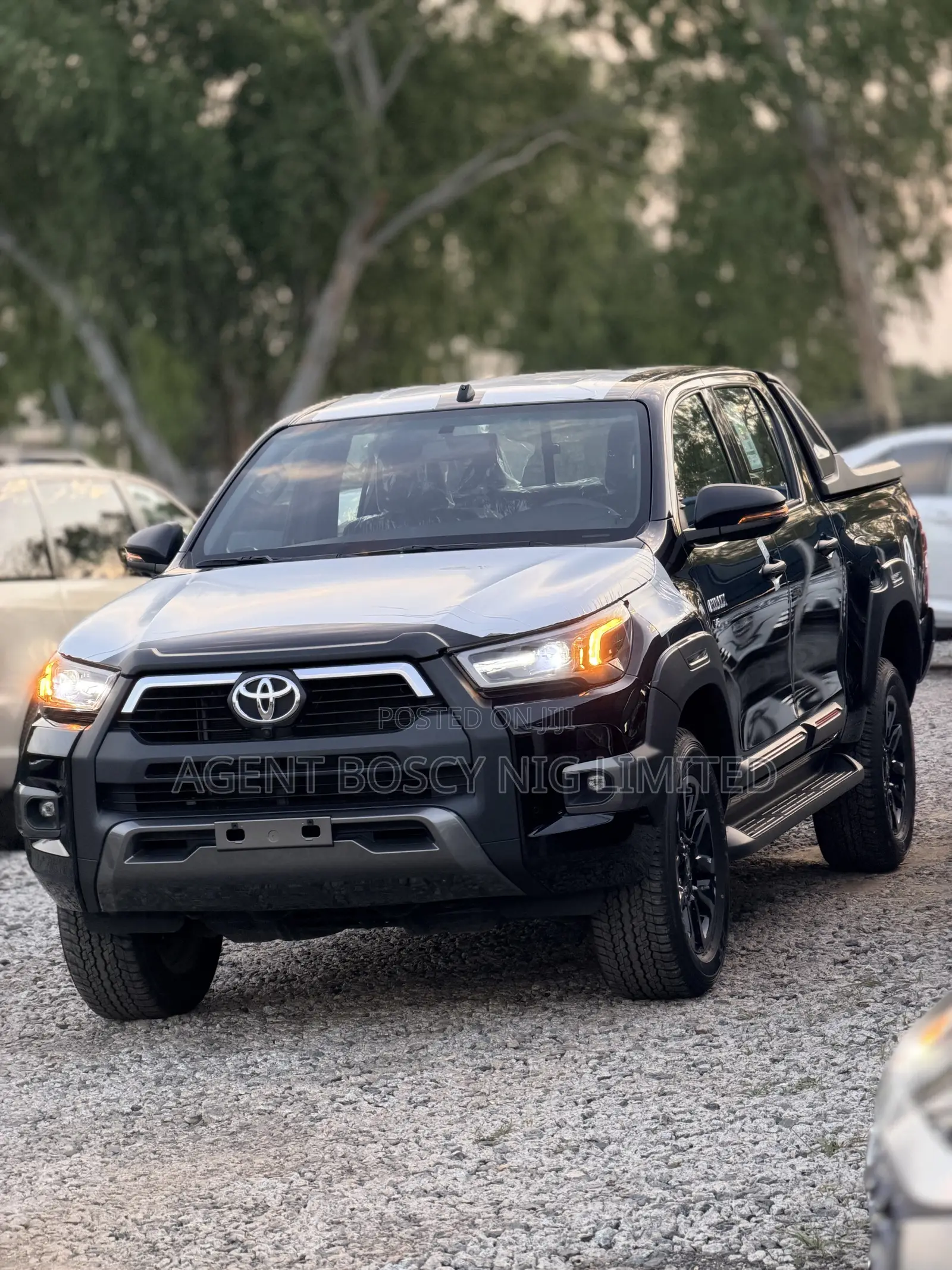 New Toyota Hilux SR5+ 2026 Black