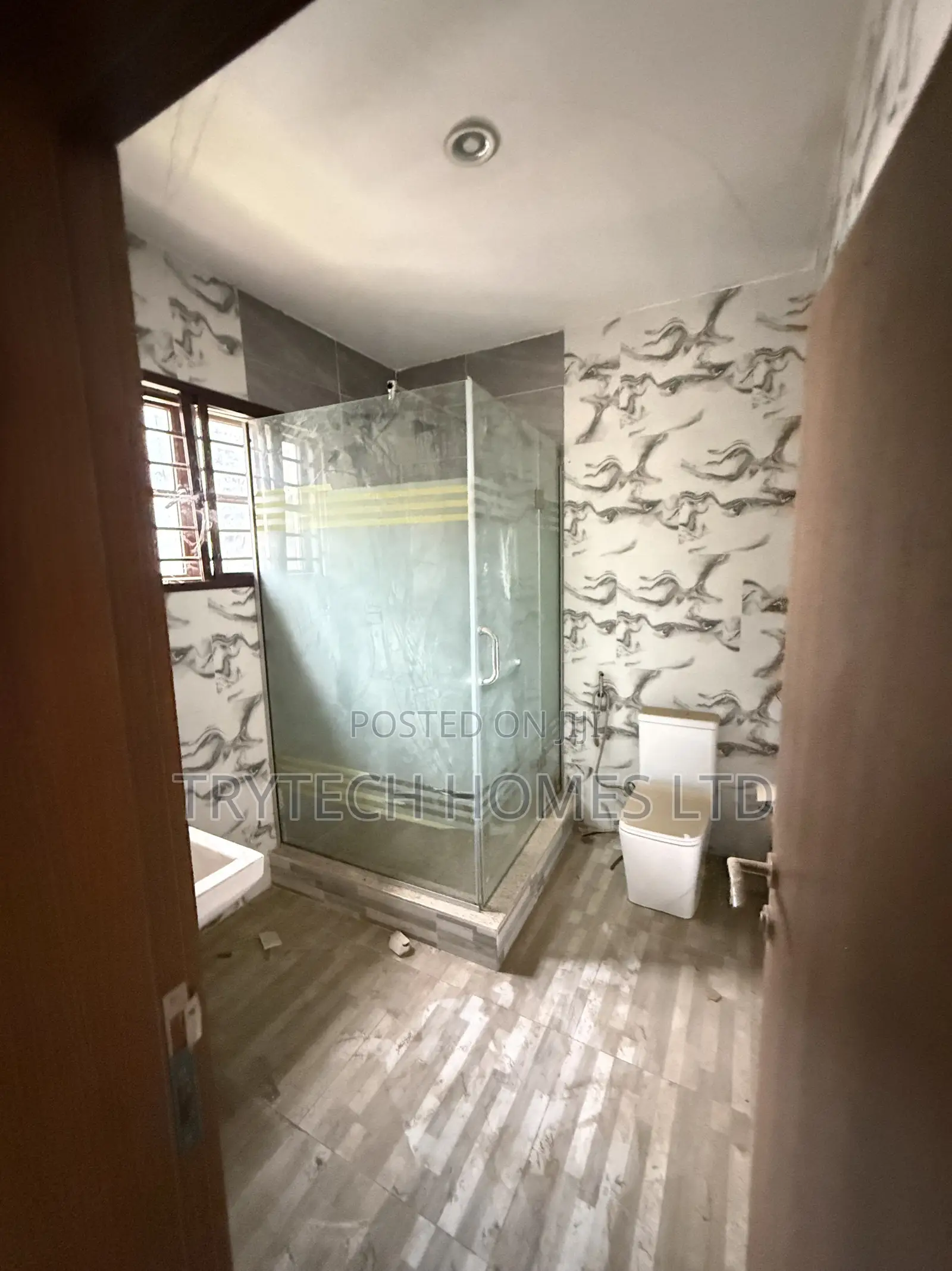 5bdrm Duplex in Utako for sale