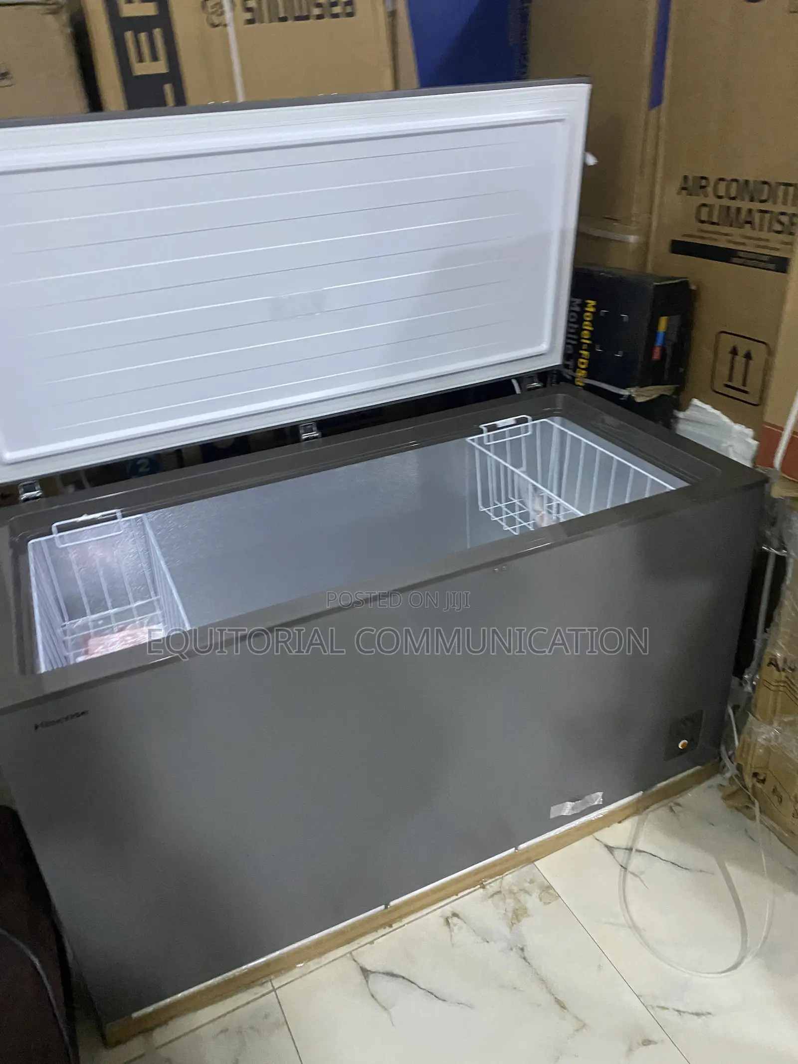 Hisense FC-55DD 420L Chest Freezer for Large Food Stocks