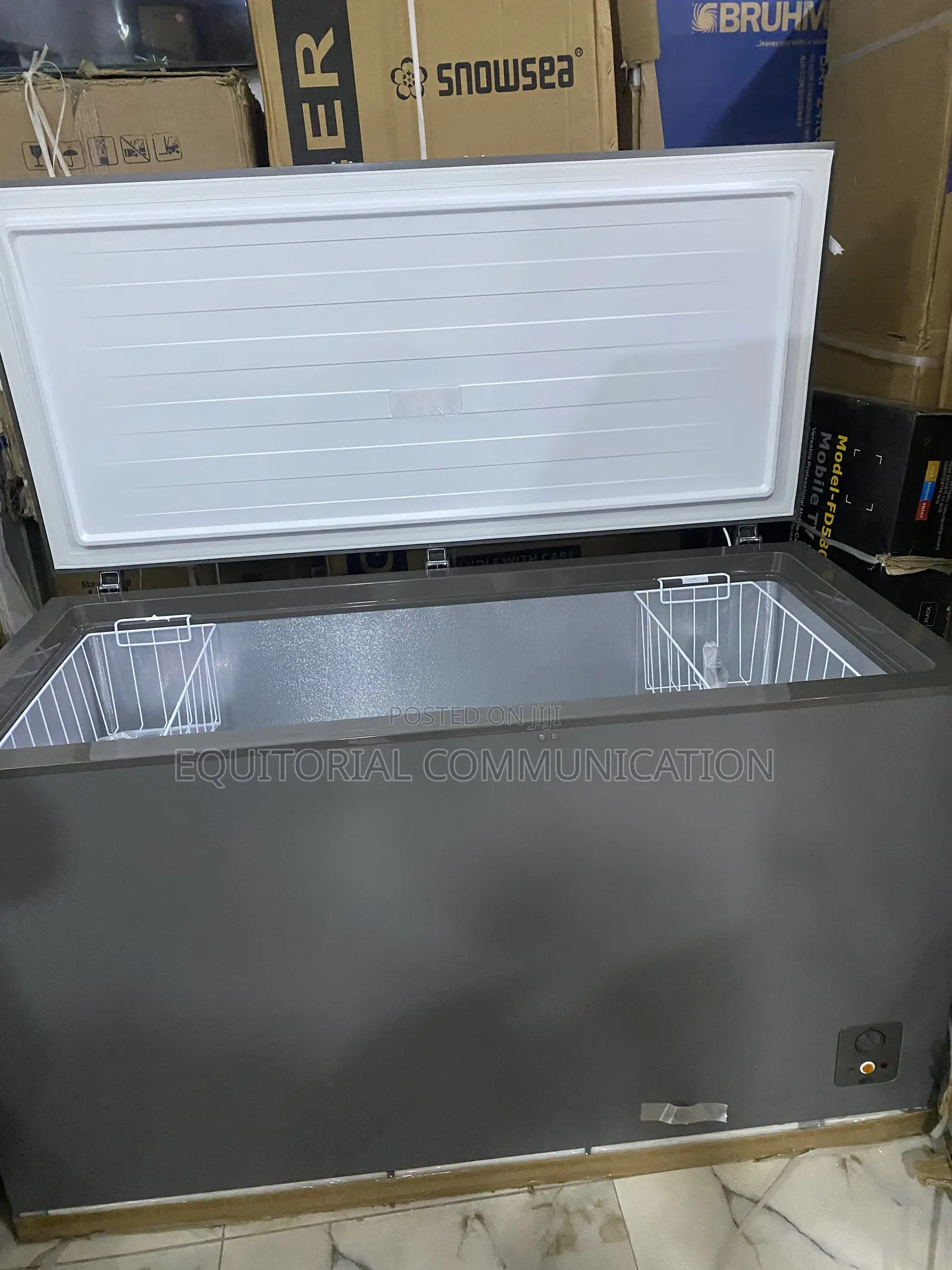 Hisense FC-55DD 420L Chest Freezer for Frozen Provisions