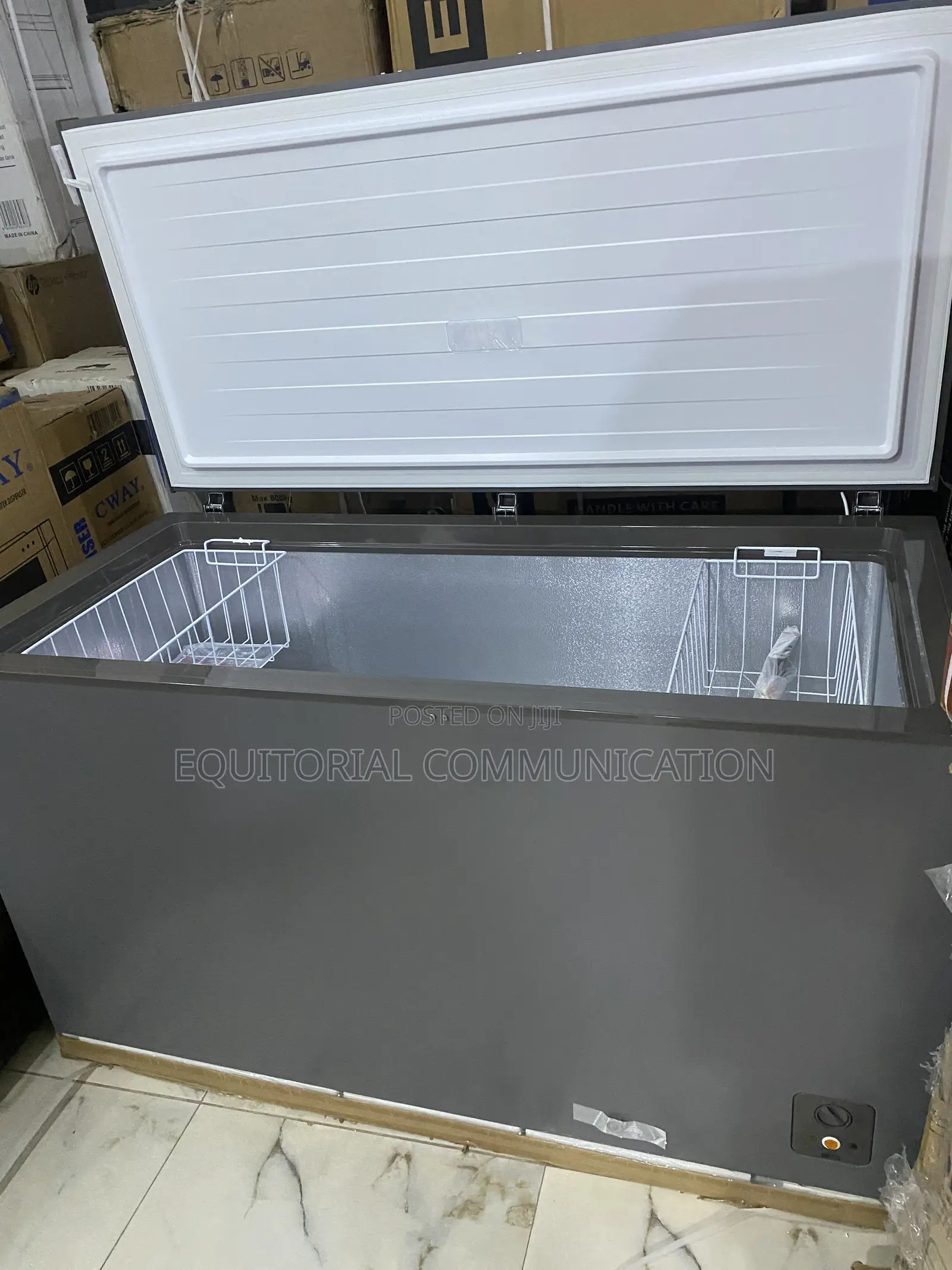 Hisense FC-55DD 420L Chest Freezer for Frozen Goods