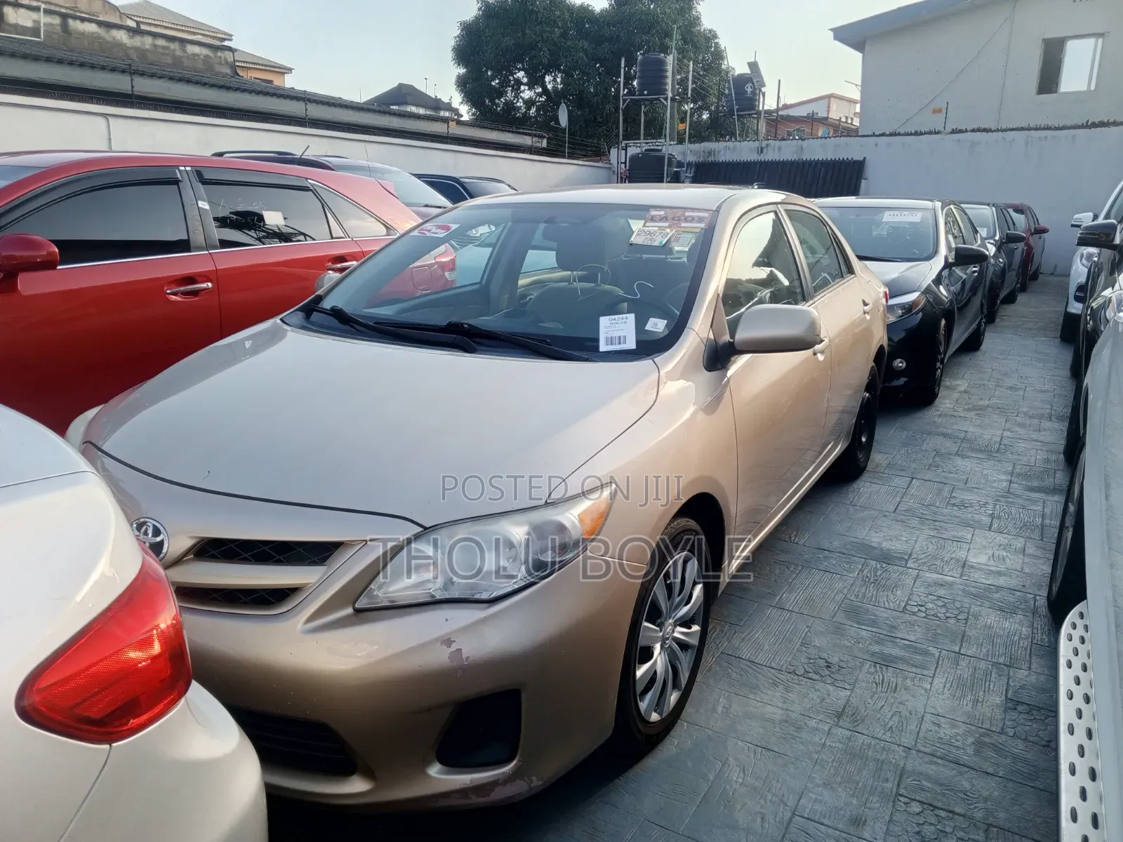 Toyota Corolla LE 4dr Sedan (1.8L 4cyl 4A) 2012 Gold