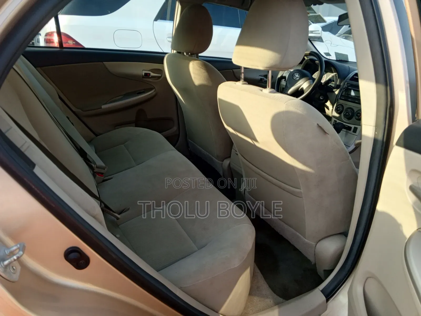 Toyota Corolla LE 4dr Sedan (1.8L 4cyl 4A) 2012 Gold