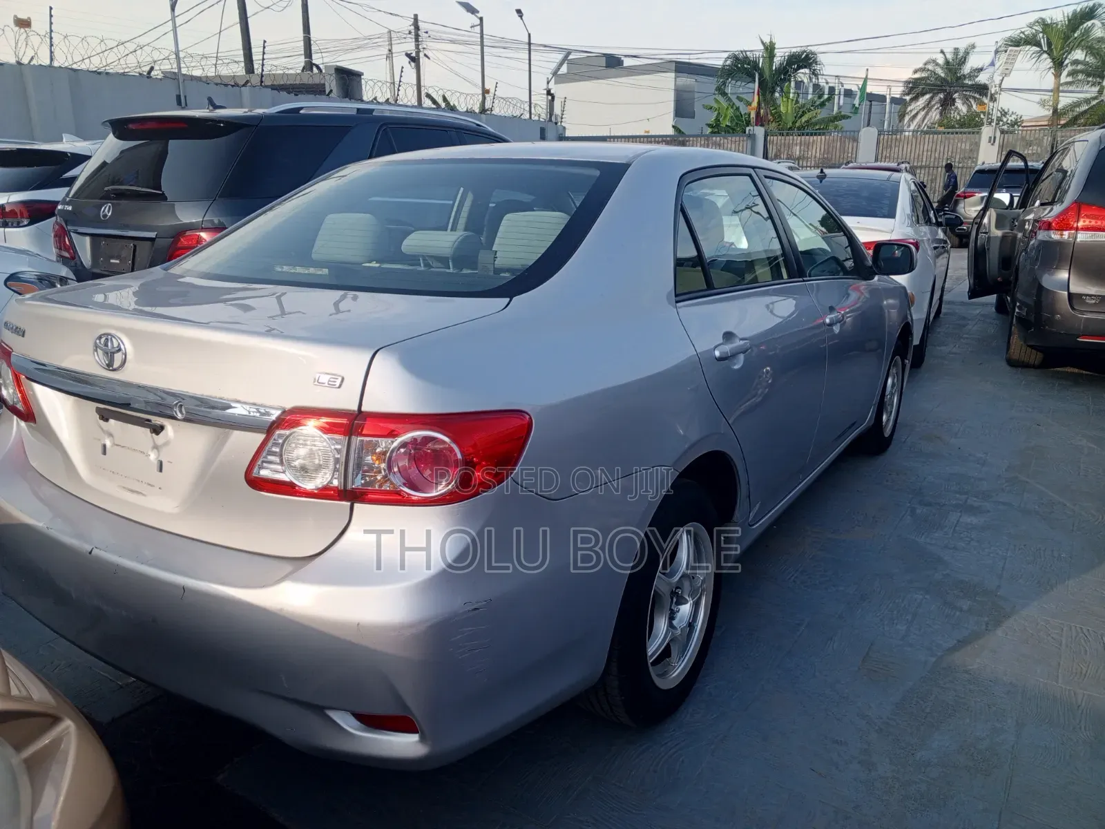 Toyota Corolla LE 4dr Sedan (1.8L 4cyl 4A) 2012 Silver