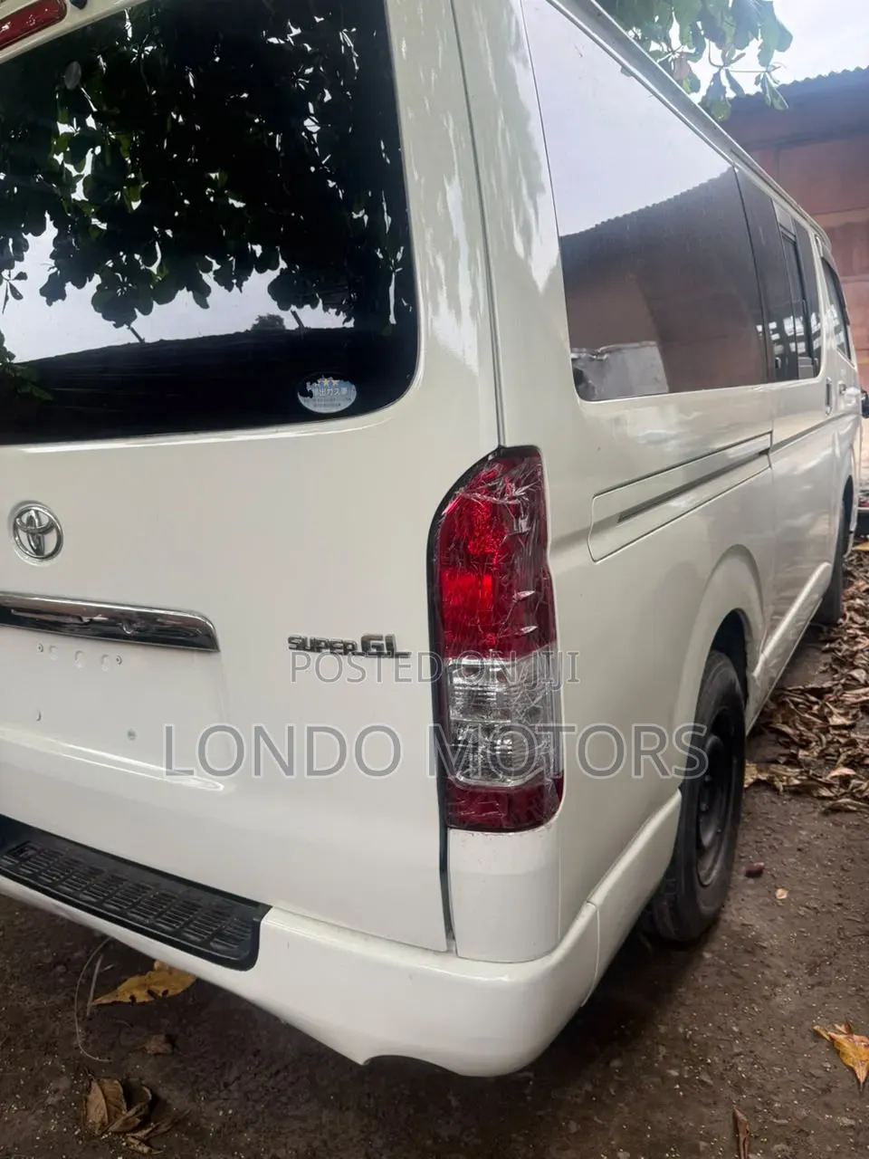 Toyota HiAce 2014 White