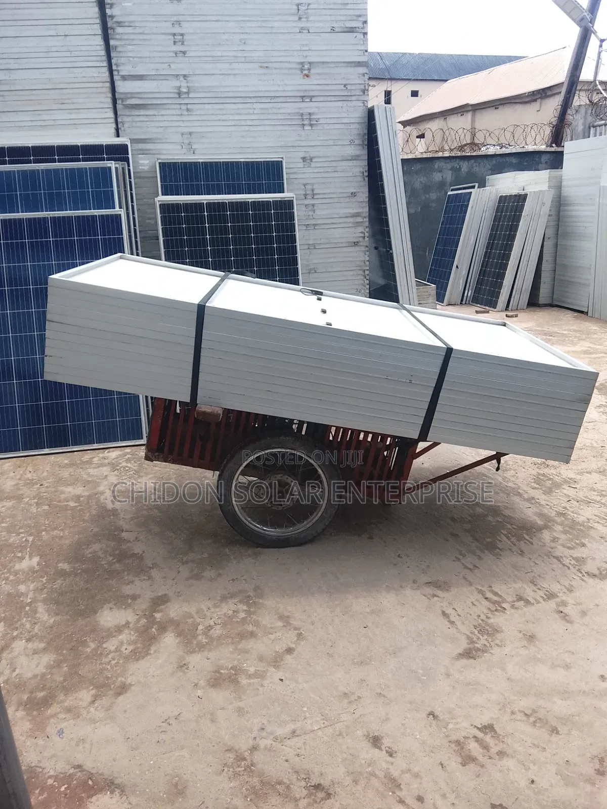 750W Jinko Non-Bifacial Solar Panel – High-Efficiency