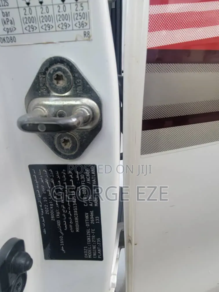 Toyota Hilux 2023 White