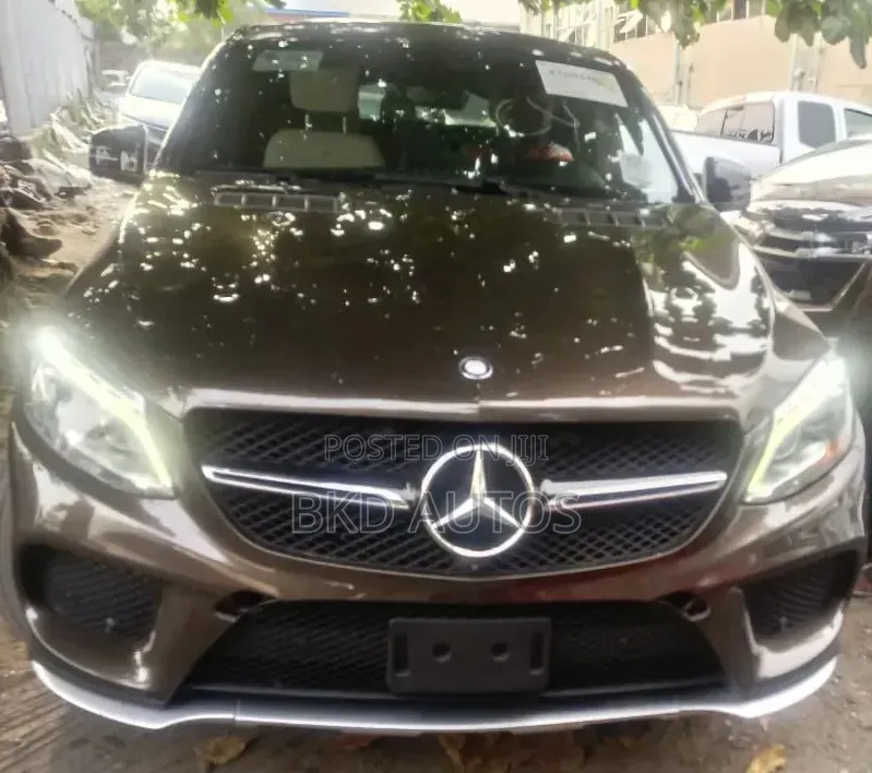 Mercedes-Benz GLE-Class 2016 Brown
