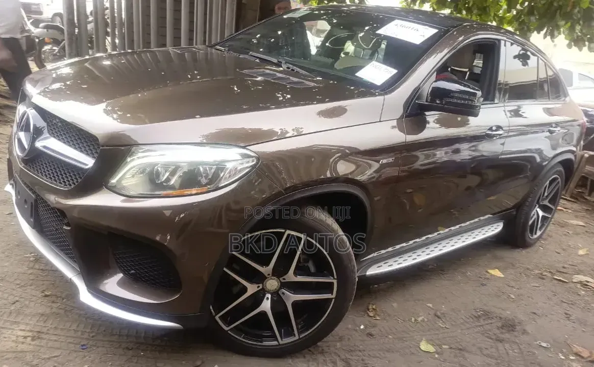 Mercedes-Benz GLE-Class 2016 Brown
