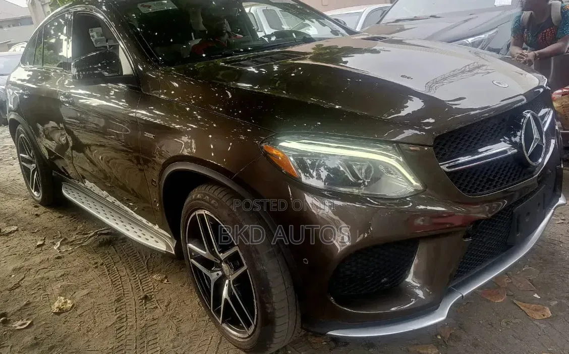Mercedes-Benz GLE-Class 2016 Brown