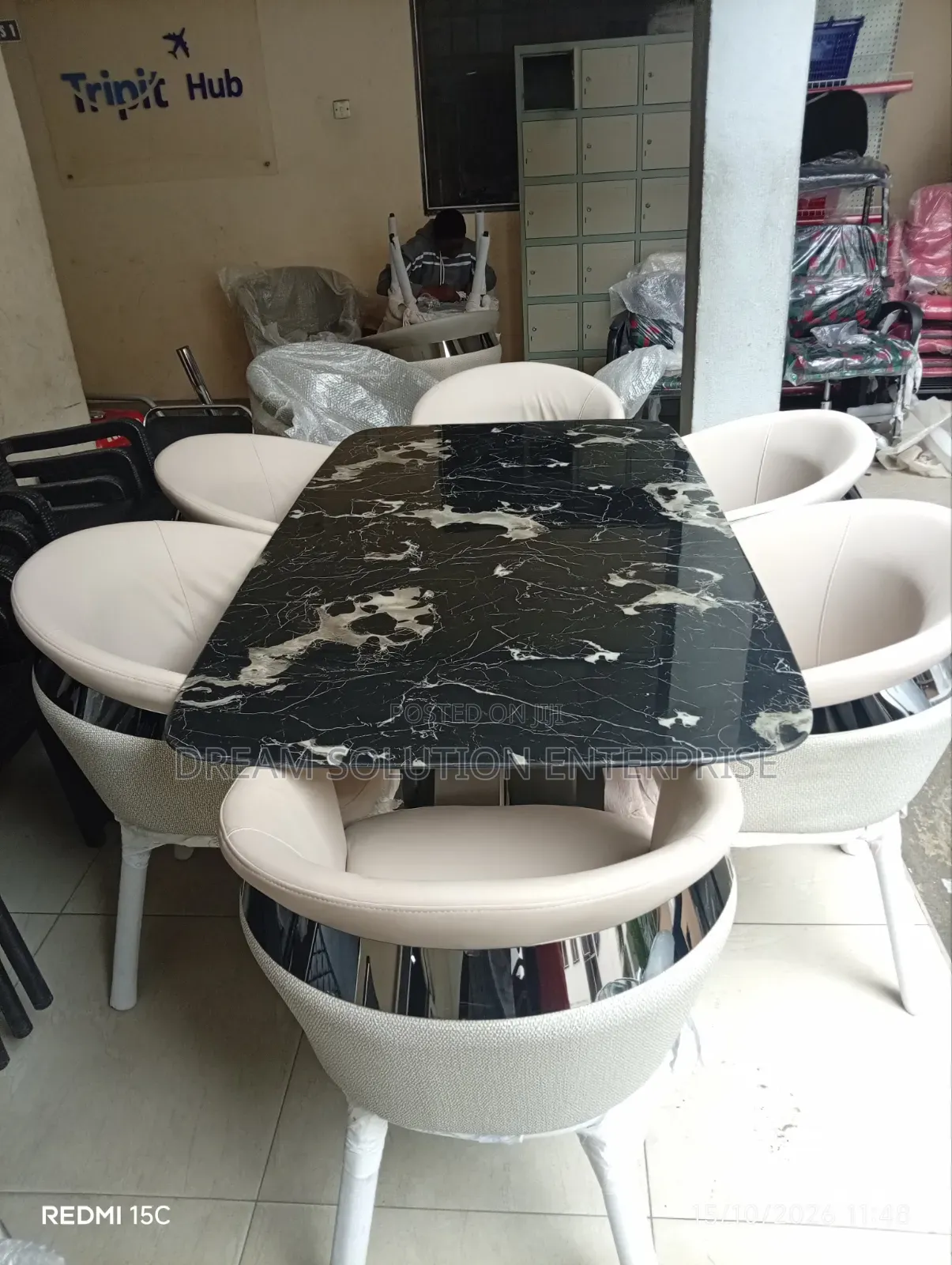 Quality Dinning Table With Chairs