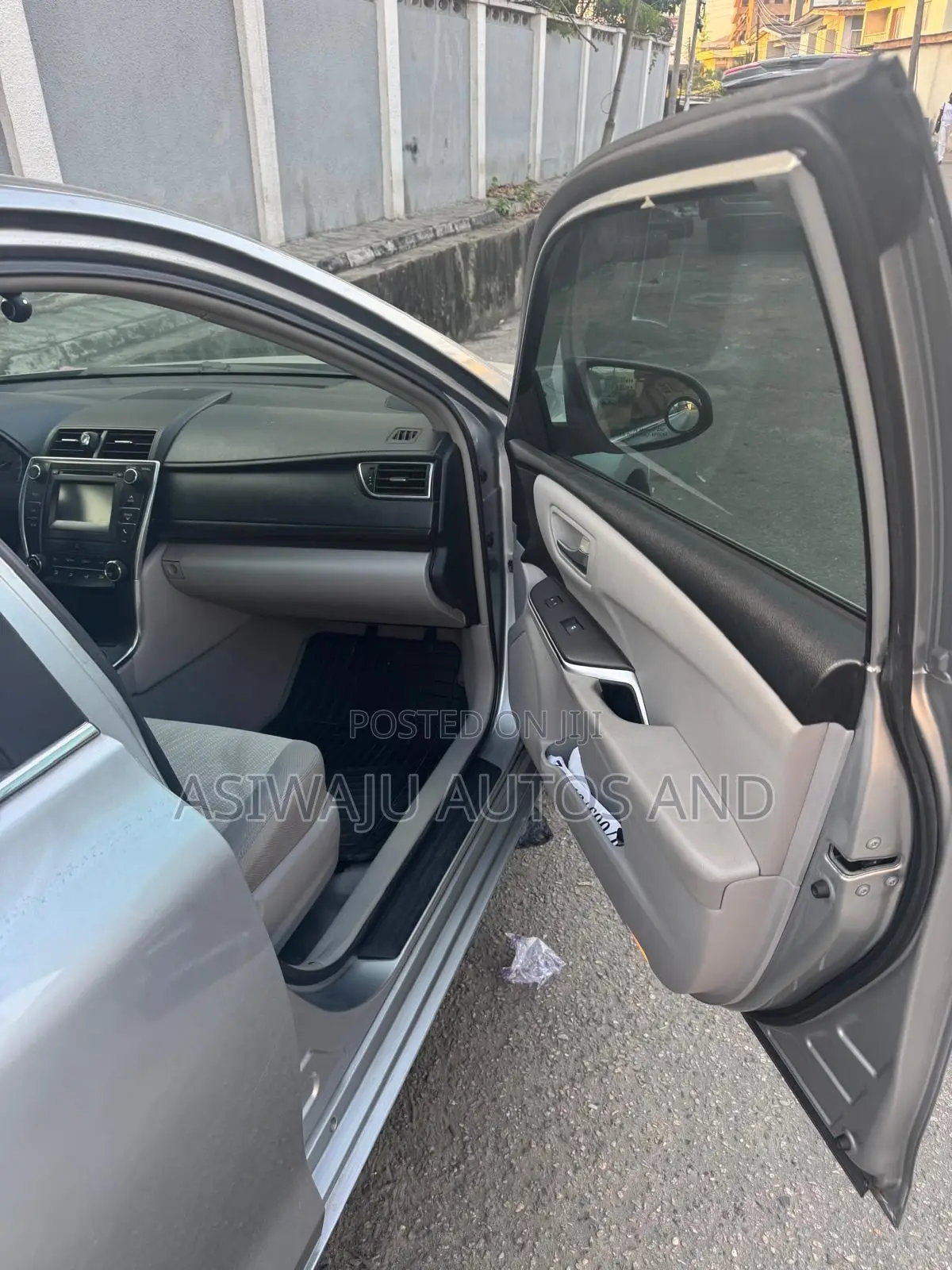 Toyota Camry LE 4dr Sedan (2.5L 4cyl 6A) 2015 Gray