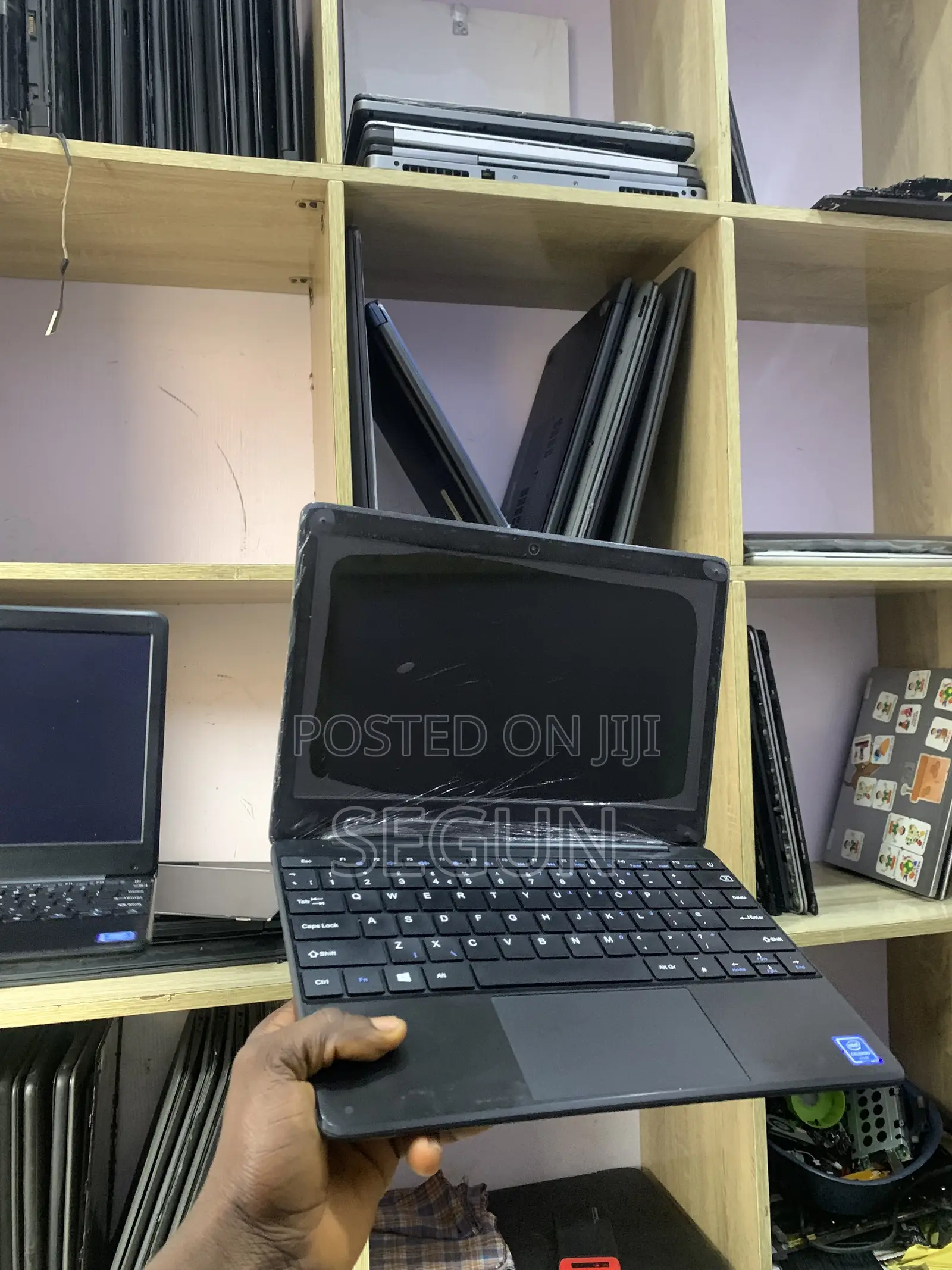 Laptop Geo 4GB Intel SSD 640GB