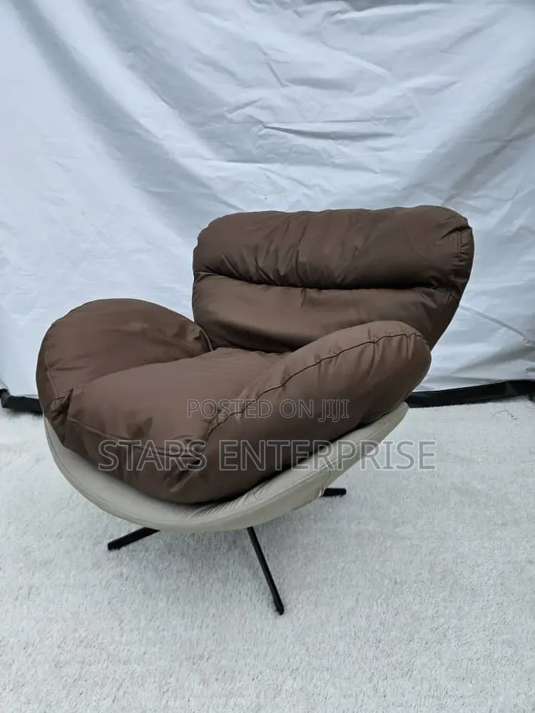 Swivel Chair / Modern Visitors Chair