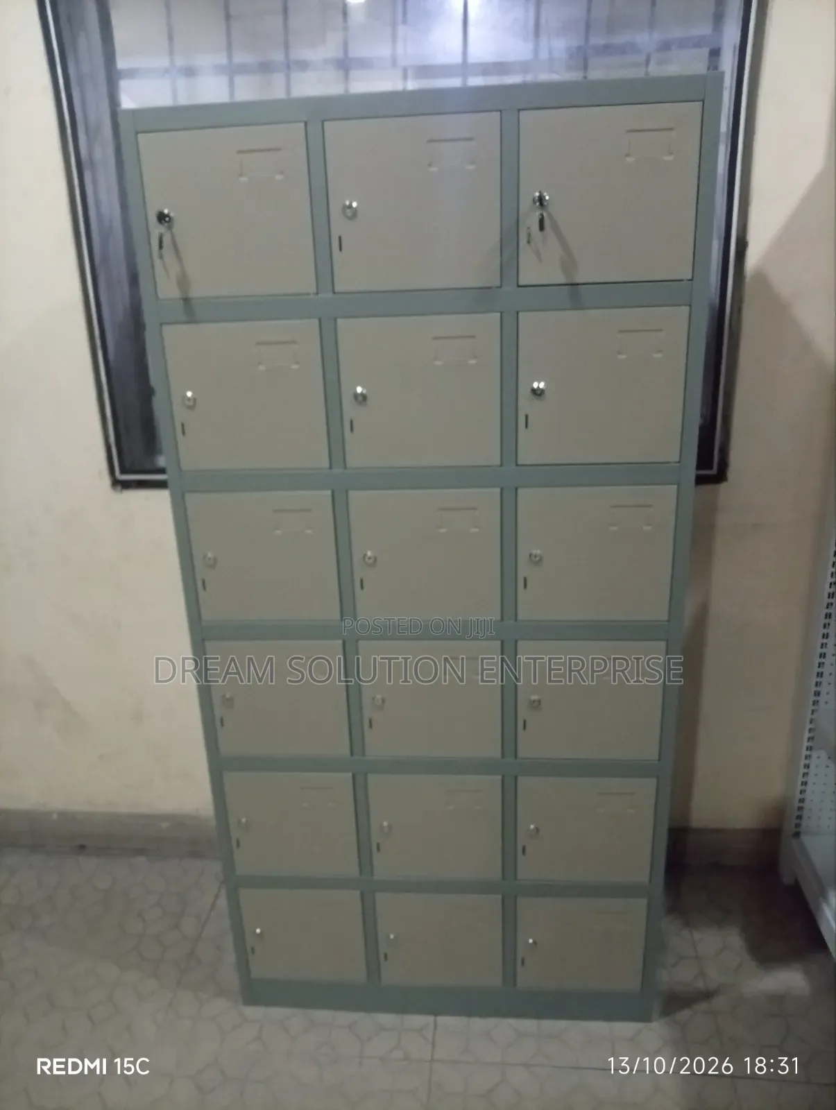 Quality 18 Doors Workman Locker With Keys