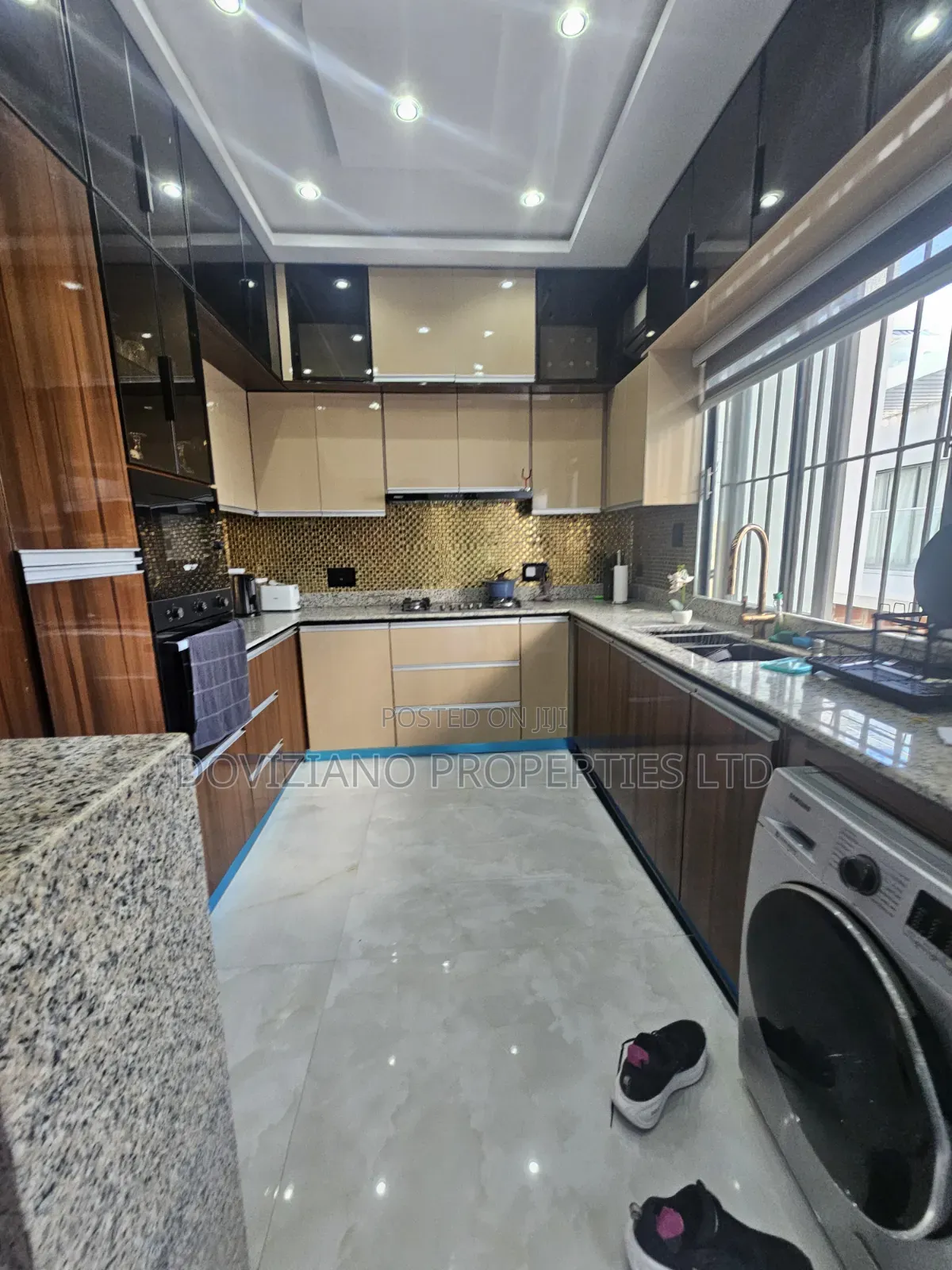 Furnished 3bdrm Apartment in Banana Island for sale