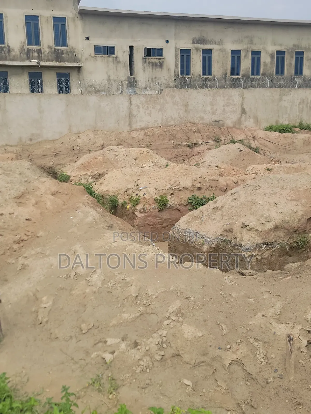 Estate Plot in a Strategic Location in Apo Resettlement