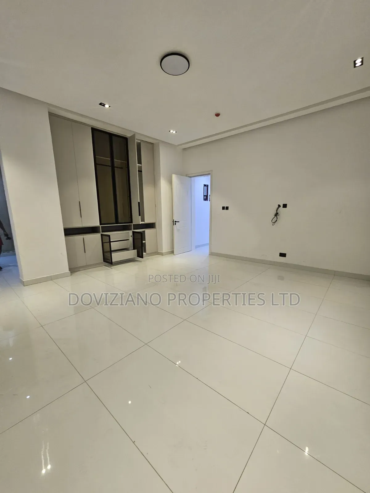 3bdrm Apartment in Banana Island for sale