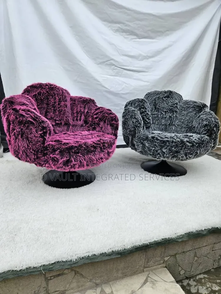 Accent Chair / Modern Swivel Chair