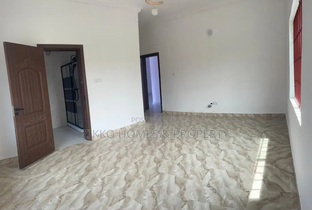 3bdrm Apartment in Chevron Drive for sale