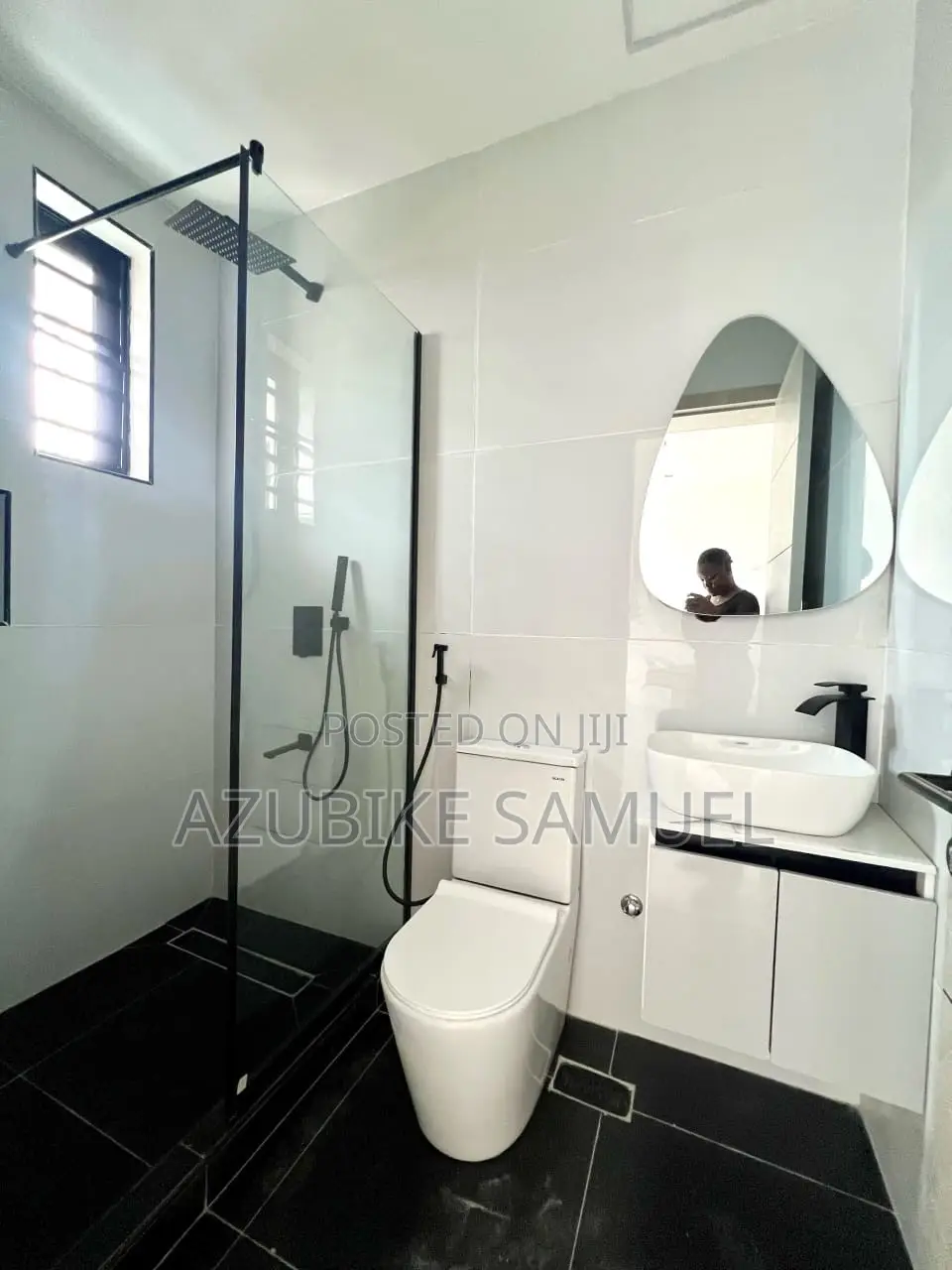 3bdrm Apartment in Lekki Phase 1Lagos for sale