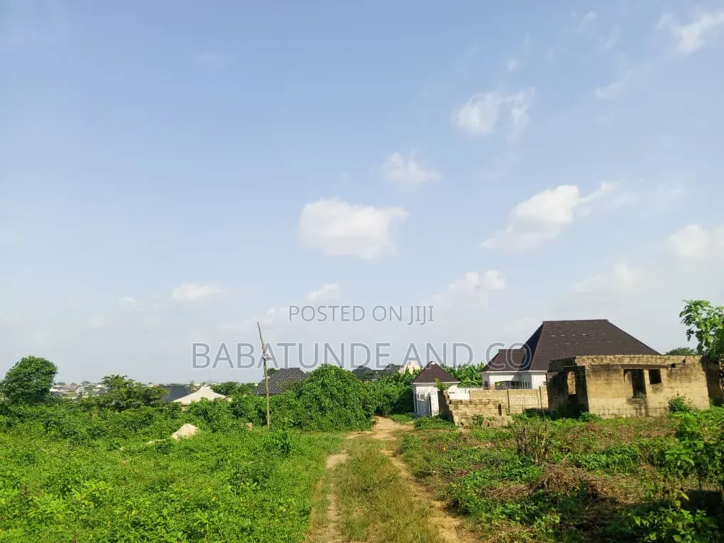 4bdrm Bungalow in Idi Oke Estate, Moniya for sale