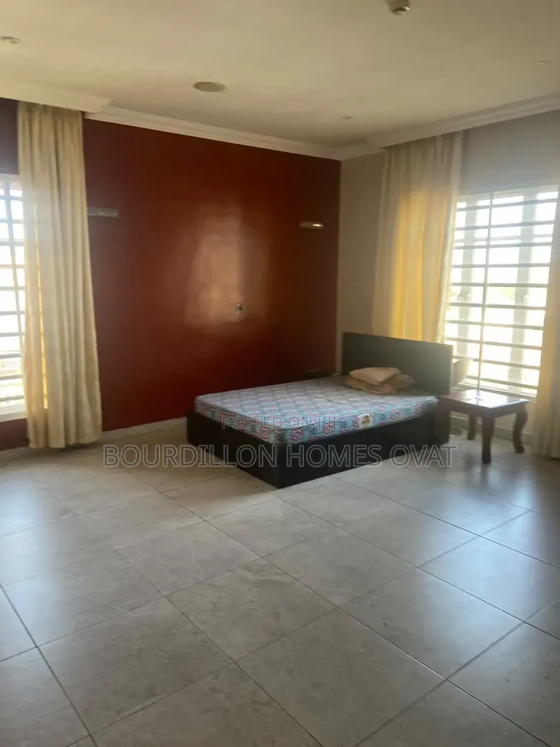 3bdrm Apartment in Old Ikoyi Lagos for rent
