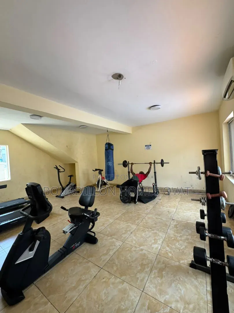 3bdrm Apartment in Lekki Phase 1 Lagos for rent