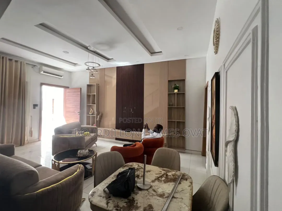 4bdrm Duplex in Ikota Villa Estate for rent