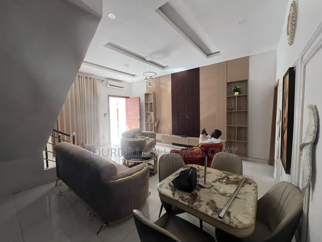 4bdrm Duplex in Ikota Villa Estate for rent