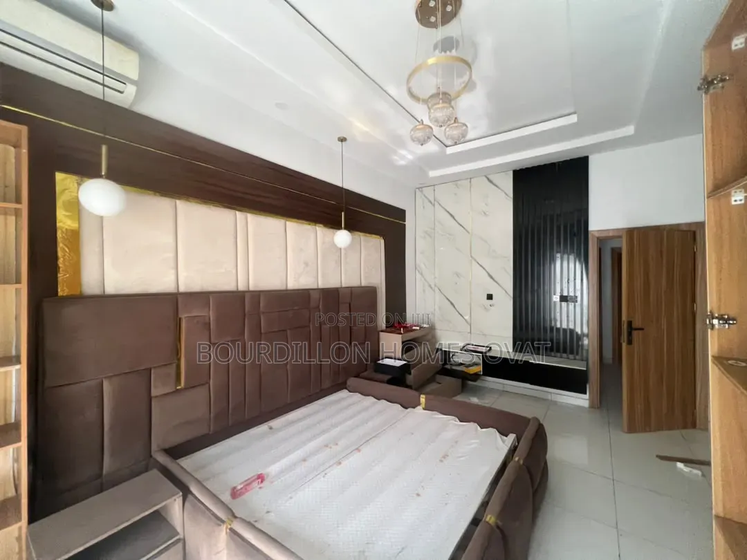 4bdrm Duplex in Ikota Villa Estate for rent