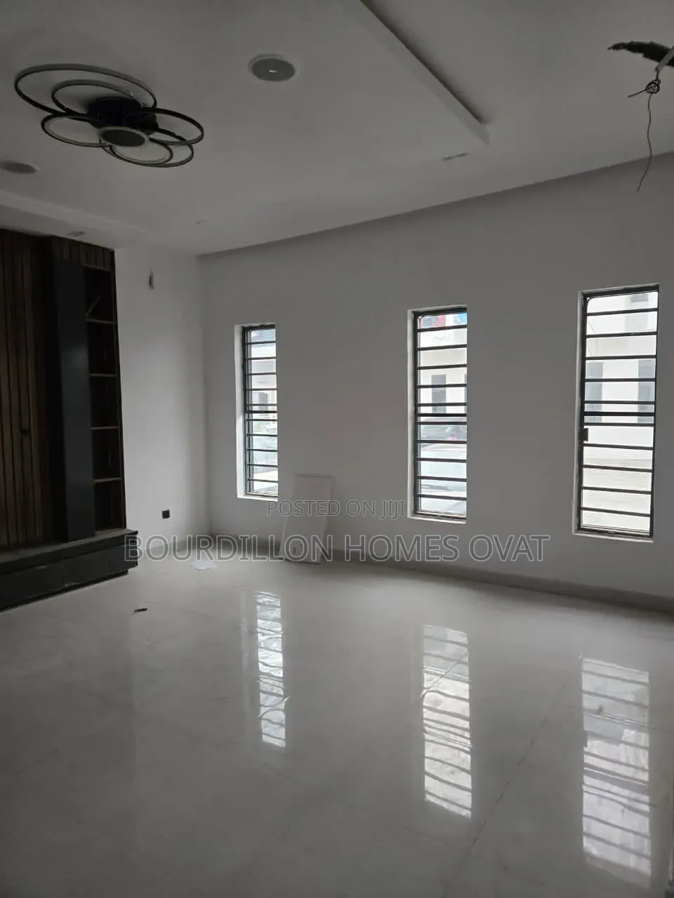 4bdrm Duplex in Harris Drive By Vgc for rent