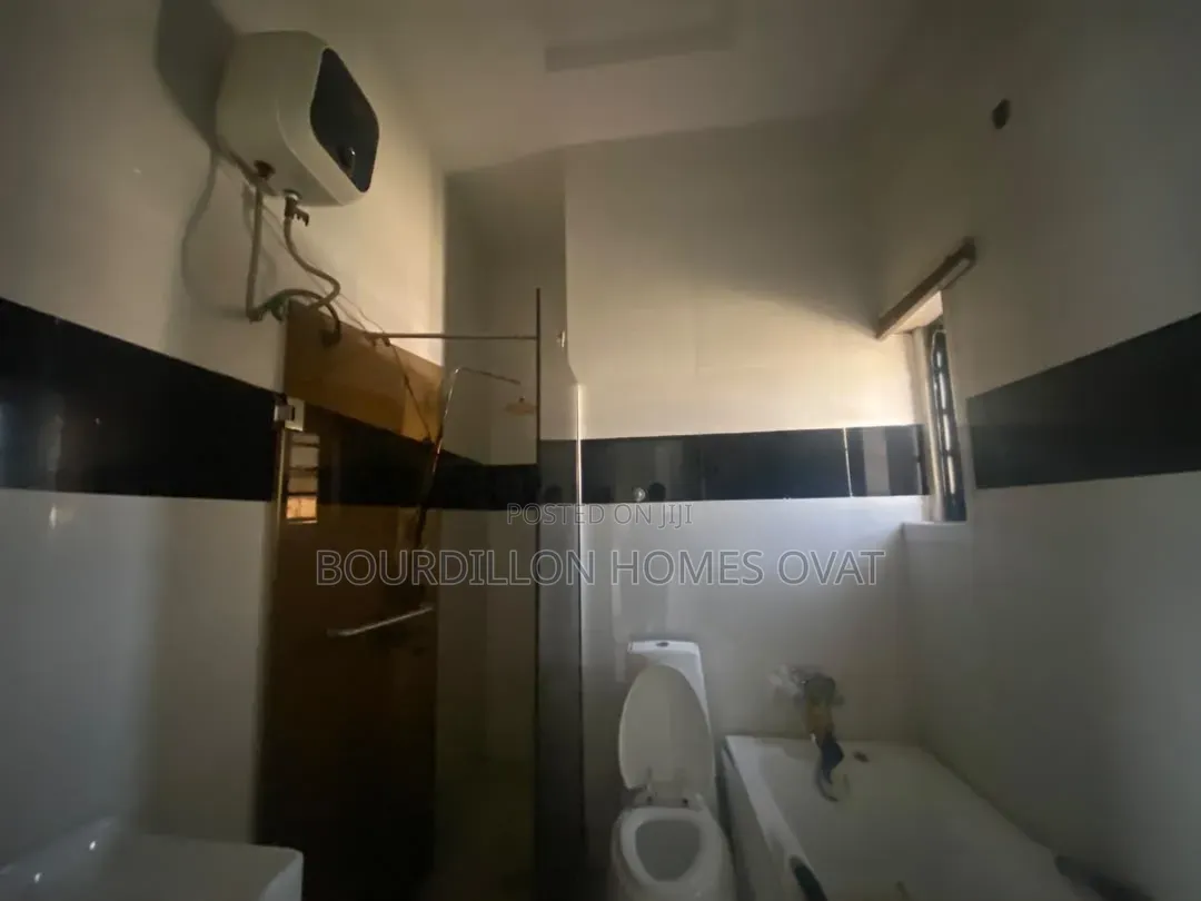 4bdrm Duplex in Ikota Villa Estate for rent