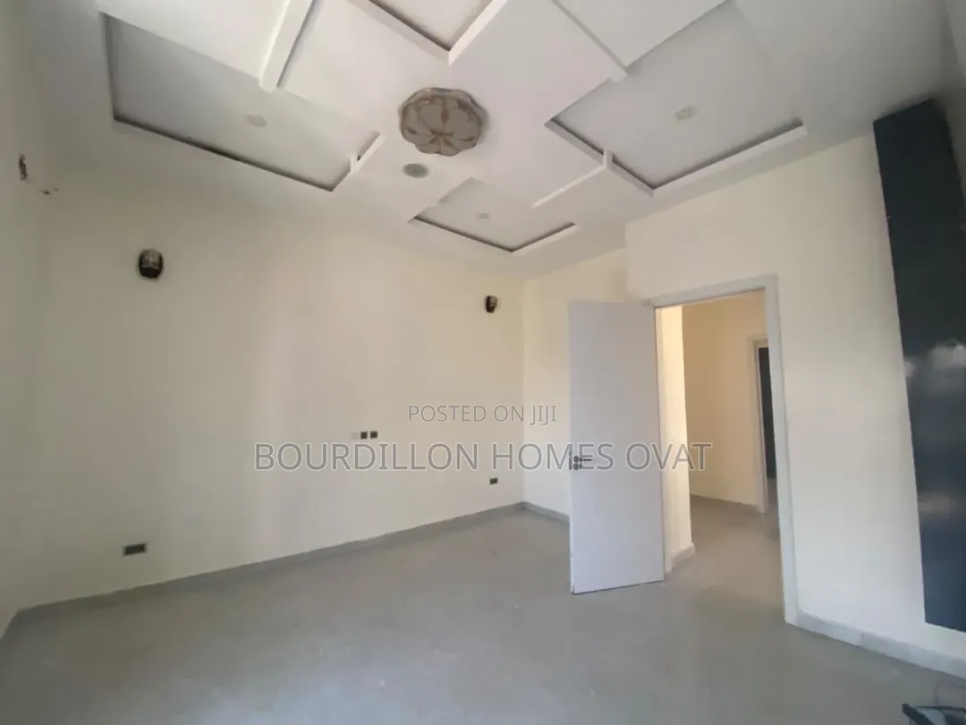 4bdrm Duplex in Ikota Villa Estate for rent