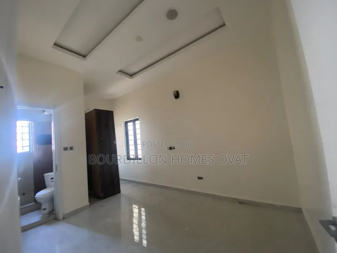 4bdrm Duplex in Ikota Villa Estate for rent