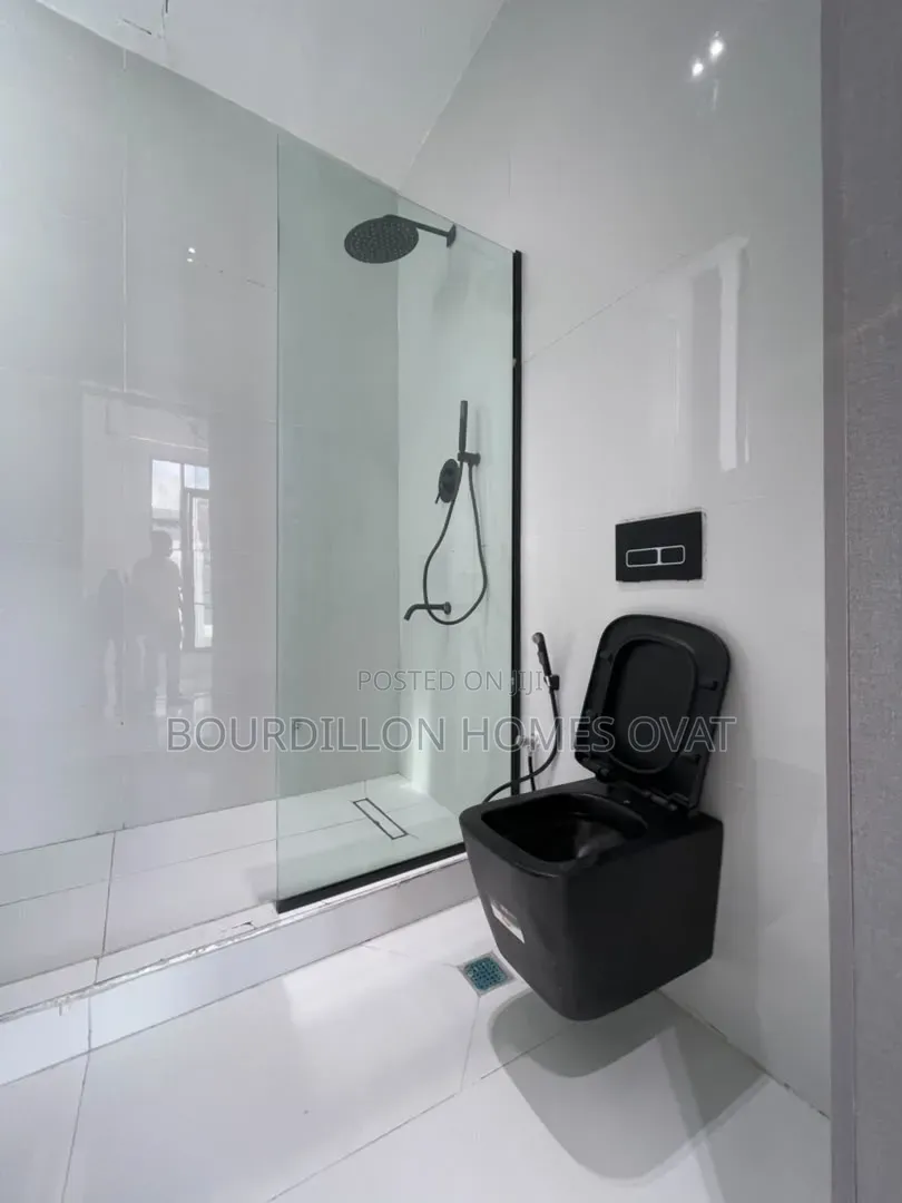5bdrm Duplex in Osapa London Lekki for sale