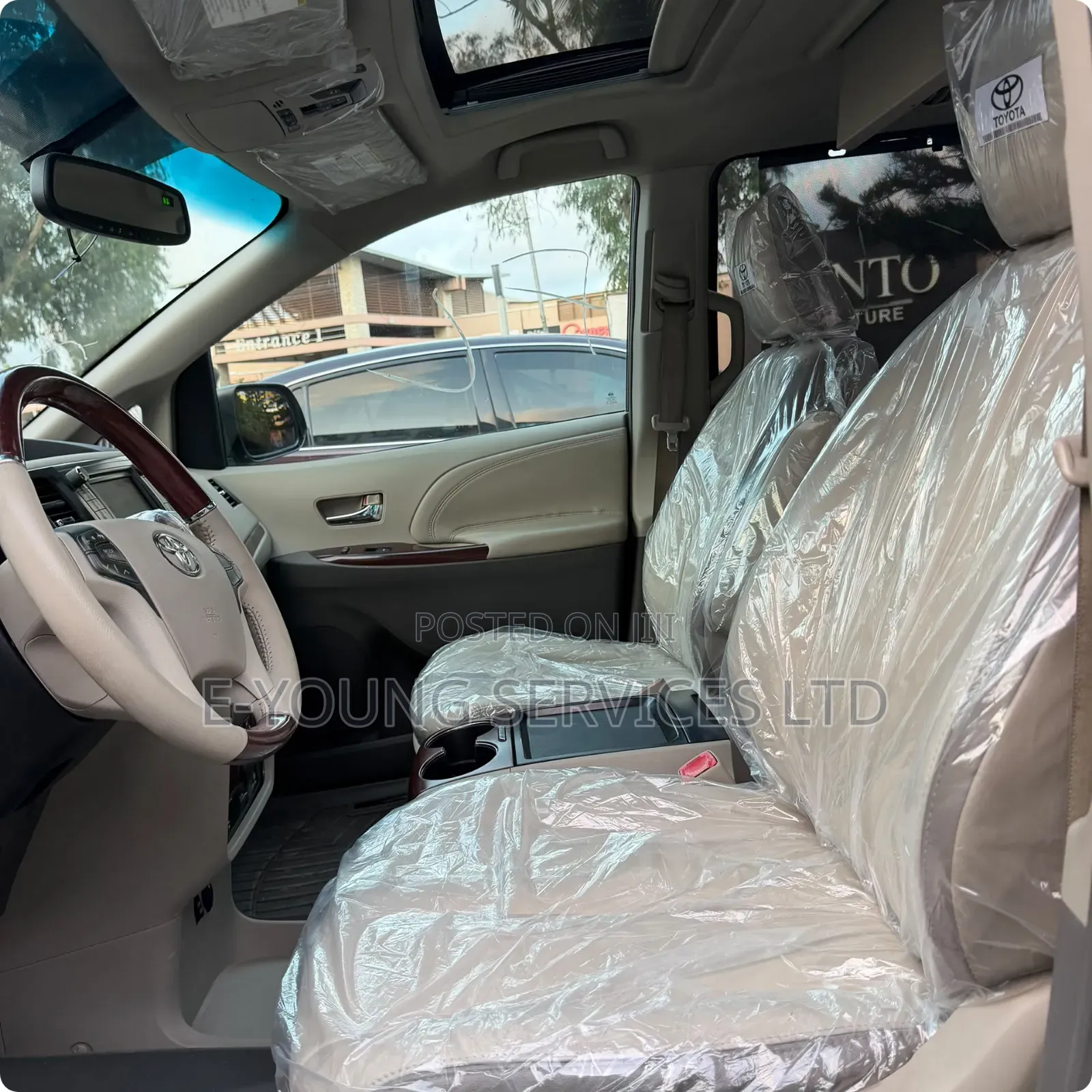 Toyota Sienna Limited 7 Passenger 2011 Gold