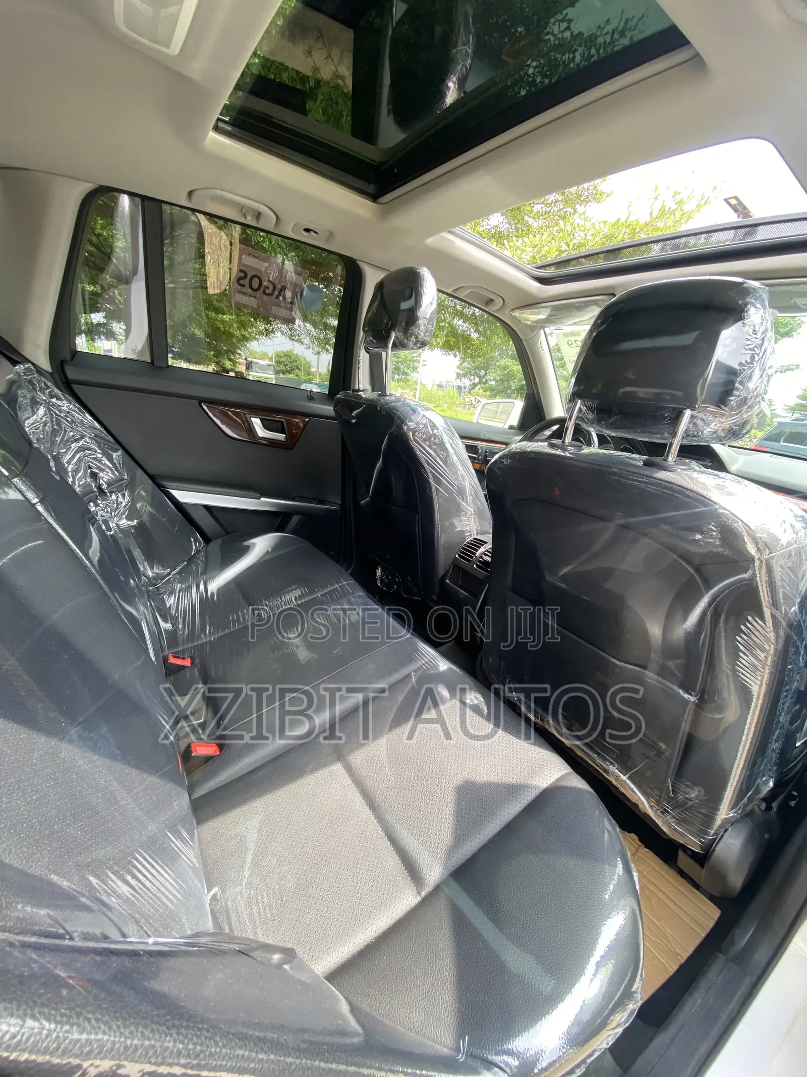 Mercedes-Benz GLK-Class Base GLK 350 4dr AWD 4MATIC (3.5L 6cyl 7A) 2015