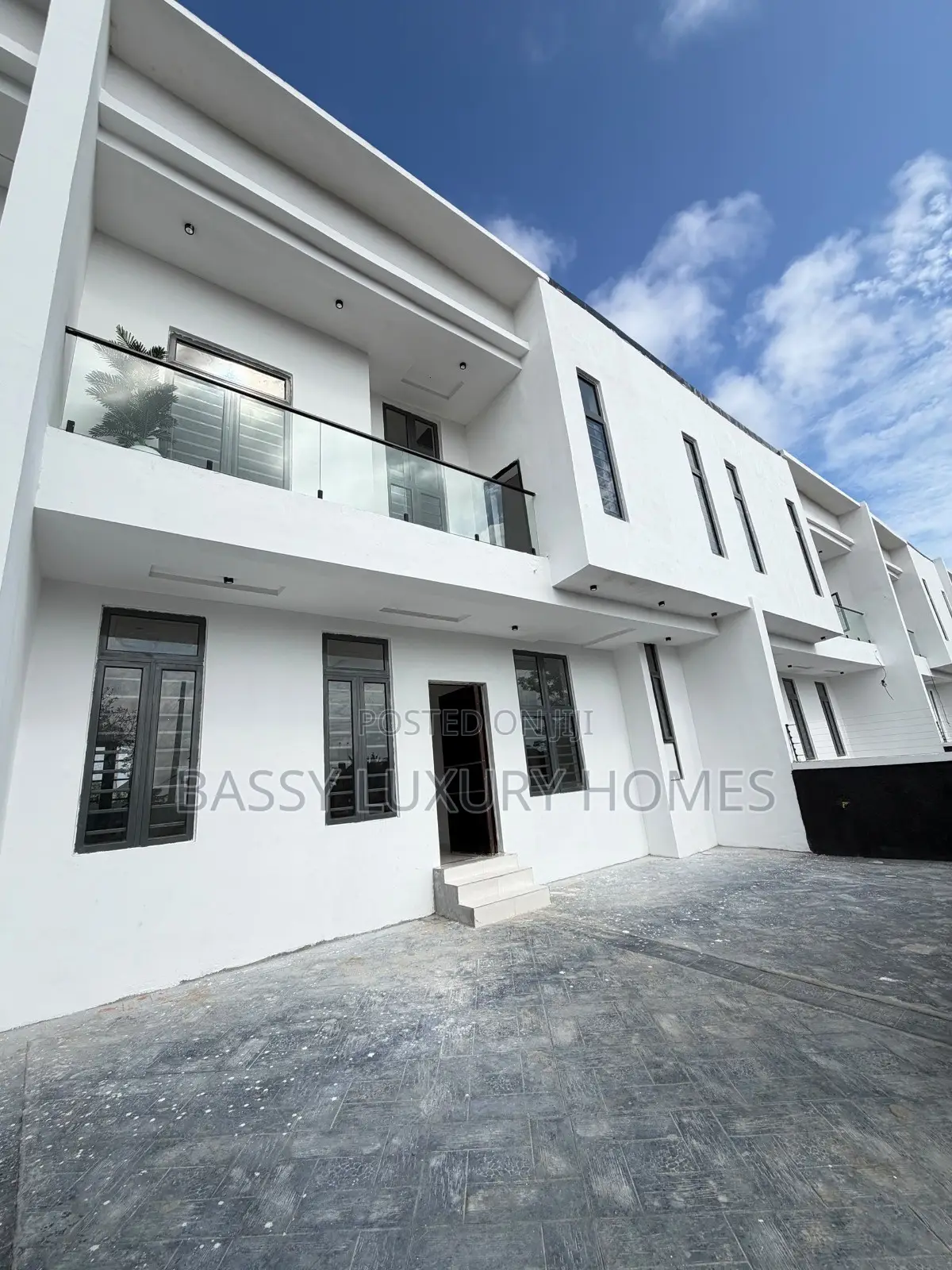 3bdrm Duplex in Sangotedo for sale