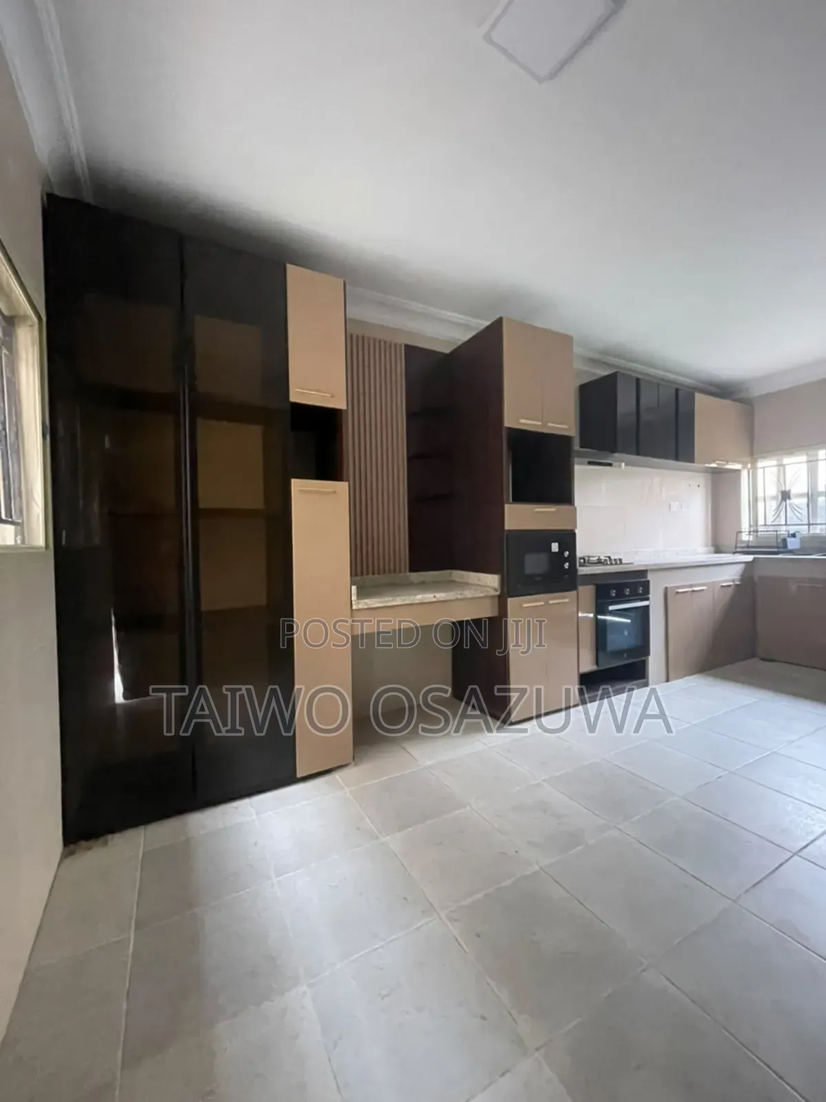3bdrm Apartment in Chief Ifeanyi, Lekki Phase 1 for rent